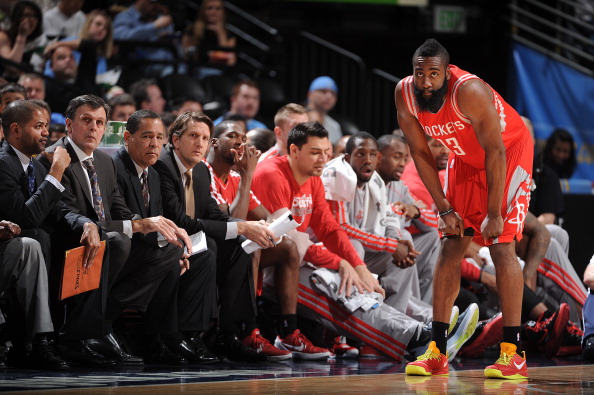 再度稳坐中 再度稳坐中