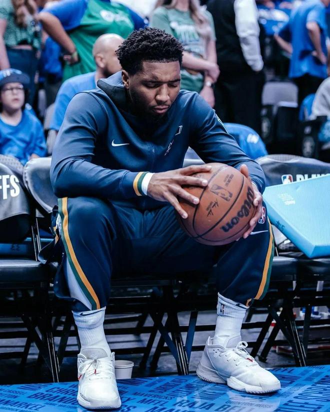 右侧频繁完 右侧频繁完